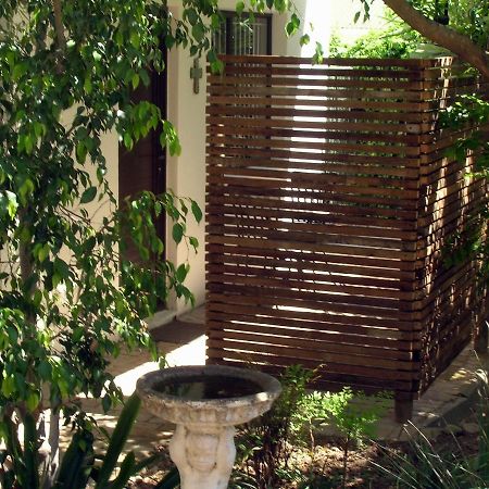 16 Rhodes-North Self Catering Apartment & Studio Stellenbosch Exterior foto